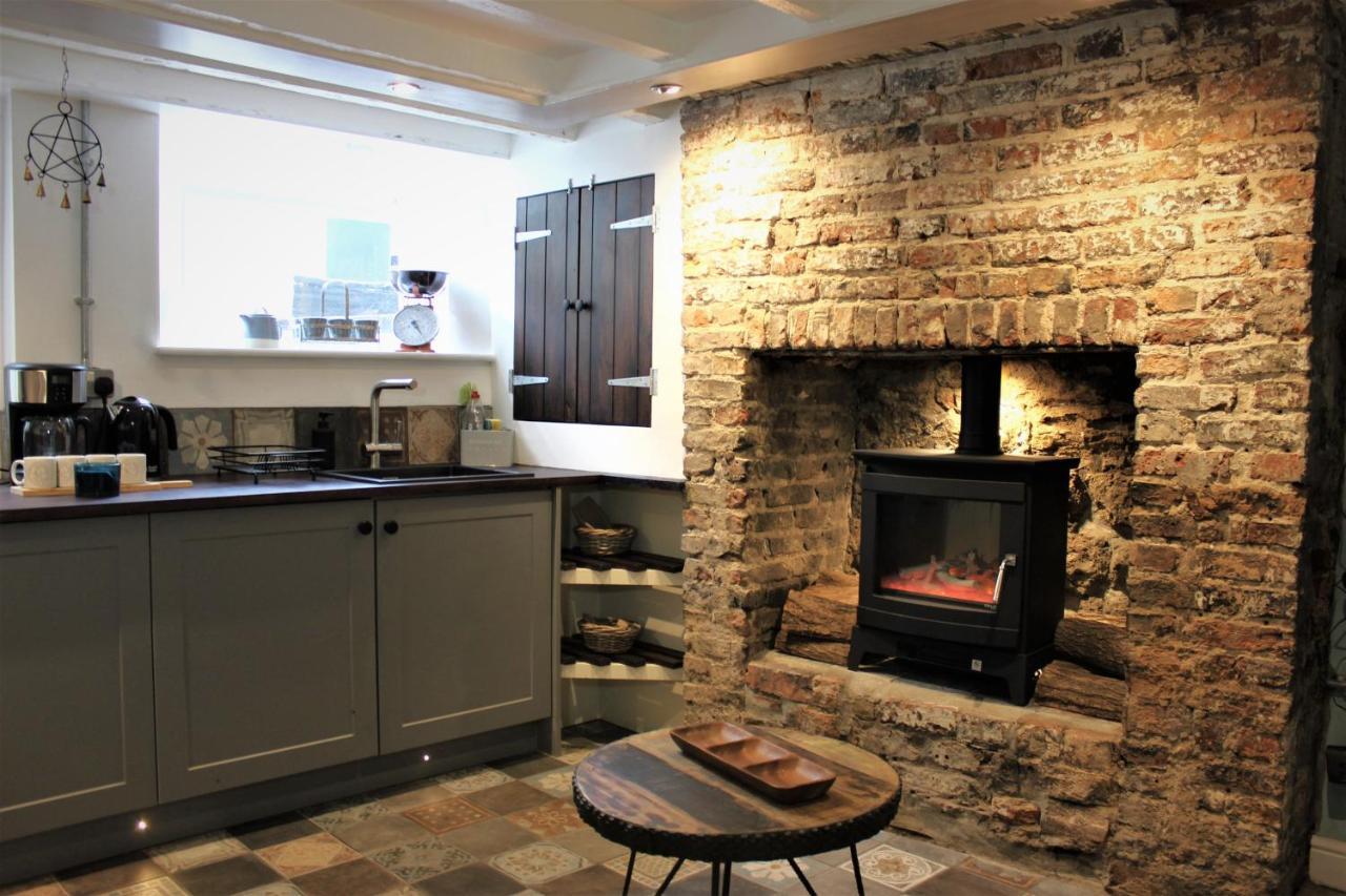 Boutique Fisherman's Grade II Listed Cottage Scarborough Extérieur photo