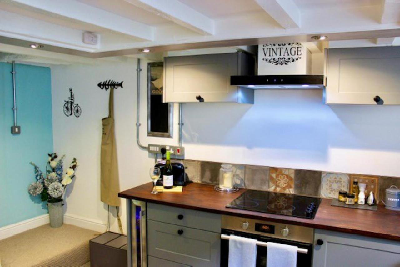 Boutique Fisherman's Grade II Listed Cottage Scarborough Extérieur photo